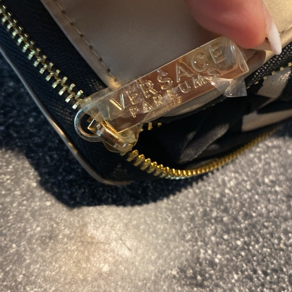 Versace Parfums Shoulder Bag - Black - Picture 5 of 5